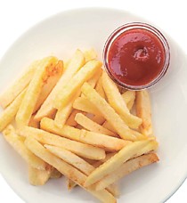Картофель фри и кетчуп